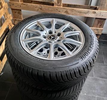  NOUVELLE MERCEDES CLASSE C W205 205/60 R16 92H WINTER REEF disponible aux enchères