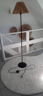 Staande lamp, Huis en Inrichting, Lampen | Vloerlampen, Ophalen, Zo goed als nieuw, Metaal, Modern
