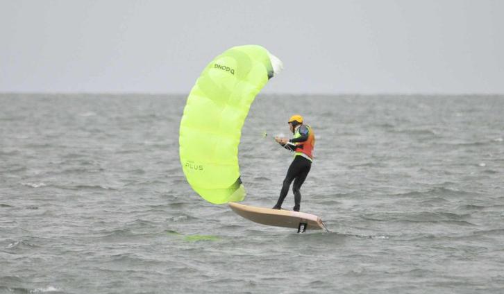Parawing Gong Plus V1 4m met verstevigde leading edge, Watersport en Boten, Wingsurfen, Gebruikt, Wingsurf-wing, Ophalen