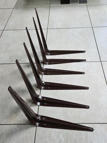 6 metalen plankbeugels van 300 x 350 mm beschikbaar voor biedingen