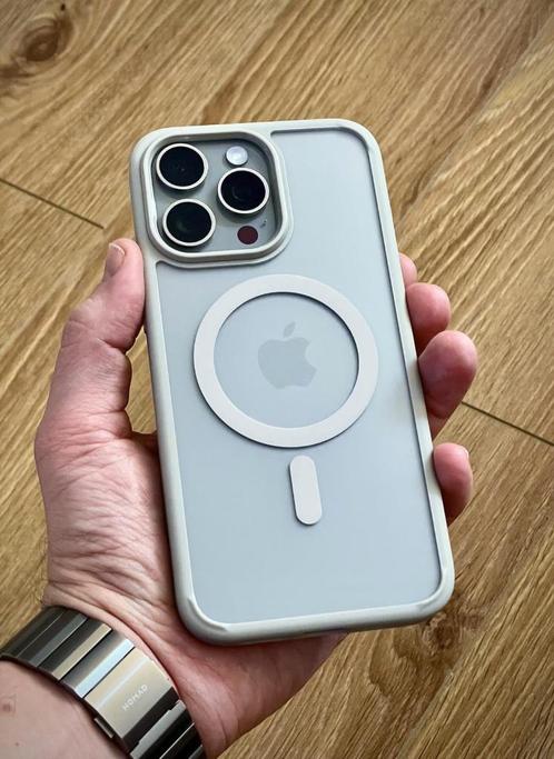 iPhone 15 Pro Max - Spigen Ultra Hybrid Magfit case, Telecommunicatie, Mobiele telefoons | Hoesjes en Screenprotectors | Apple iPhone