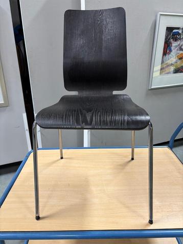 vergadering stoelen beschikbaar voor biedingen