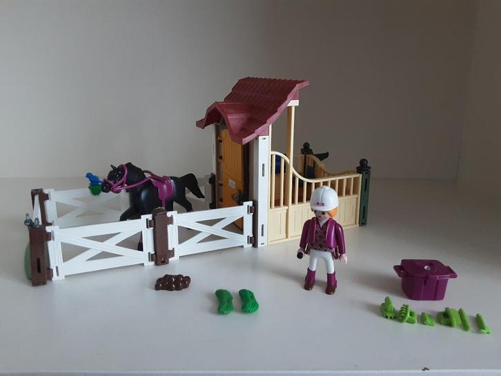 PLaymobil paard en stal - compleet, Kinderen en Baby's, Speelgoed | Playmobil, Zo goed als nieuw, Complete set, Ophalen of Verzenden