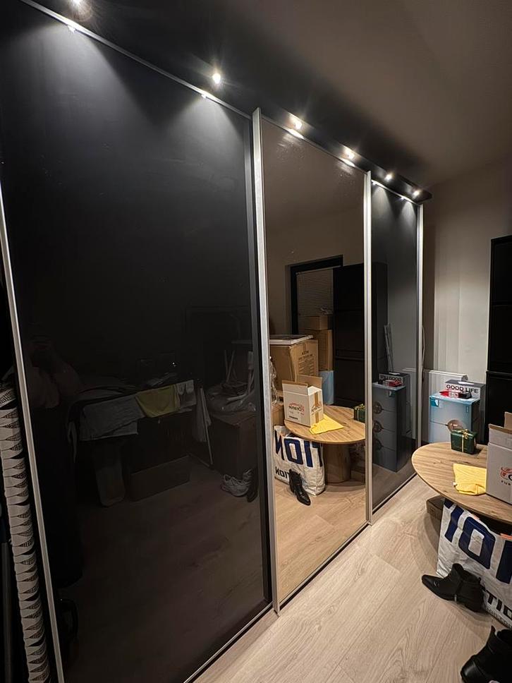 Armoire anthracite, Maison & Meubles, Armoires | Penderies & Garde-robes, Comme neuf, Avec porte(s), Enlèvement