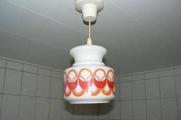 Prachtige vintage hanglamp, melkglas rood/oranje jaren '70 beschikbaar voor biedingen