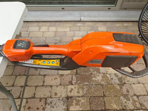 Husqvarna 530iPT5 Accu Hoogsnoeier – Inclusief Lader & 1, Doe-het-zelf en Bouw, Gereedschap | Zaagmachines, Zo goed als nieuw