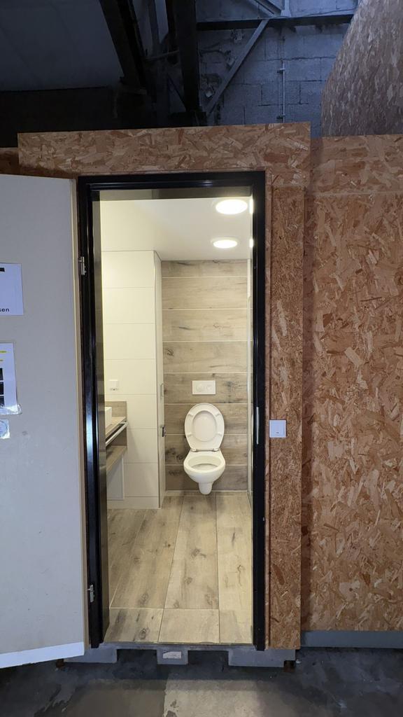 Prefab badkamerunit toilet unit sanitair evt 8 stuks, Huis en Inrichting, Badkamer | Complete badkamers, Zo goed als nieuw, Ophalen