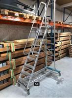 escalier pour palettes/entrepôt ESCALIER ROULANT À 4 ROUES, Articles professionnels, Aménagement de Bureau & Magasin | Entrepôt, Rayonnage & Stockage