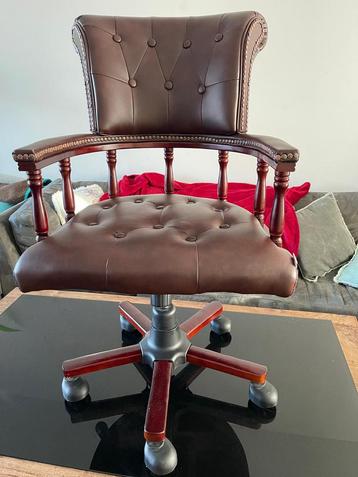 Studio stoel beschikbaar voor biedingen