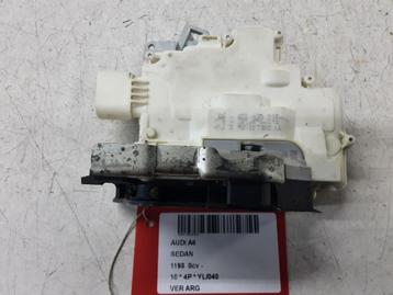 SERRURE DE PORTE ARRIÈRE GAUCHE Audi A6 (C7) (4G0839015), Utilisé, Arrière, Audi