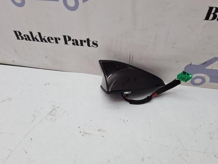 GPS Antenne van een Hyundai I40, Auto-onderdelen, Elektronica en Kabels, Hyundai, Gebruikt, 3 maanden garantie