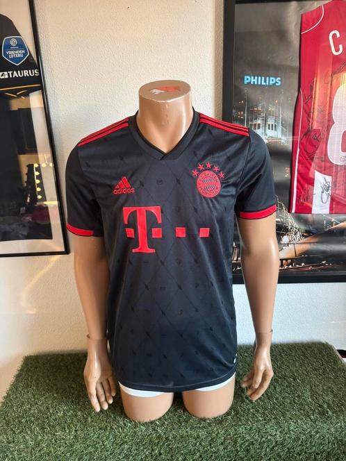 Bayern München 3e shirt 2022-2023, Sport en Fitness, Voetbal, Zo goed als nieuw, Shirt, Maat M, Verzenden