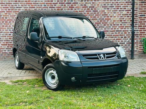 ✅Peugeot Partner schitterende staat gekeurd voor verkoop, Auto's, Bestelwagens en Lichte vracht, Particulier, Airbags, Boordcomputer
