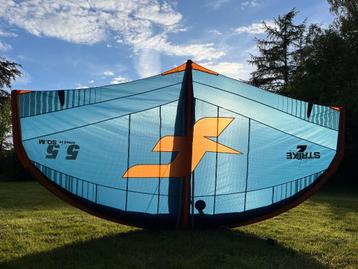 F-one strike V2 -5.5m2 beschikbaar voor biedingen