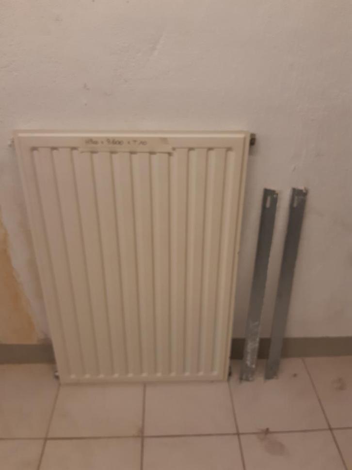 Diverse nog bruikbare radiatoren, Doe-het-zelf en Bouw, Verwarming en Radiatoren, Radiator, Ophalen
