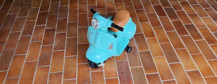 Vespa électrique, Enfants & Bébés, Jouets | Extérieur | Véhicules à batterie, Comme neuf, Enlèvement