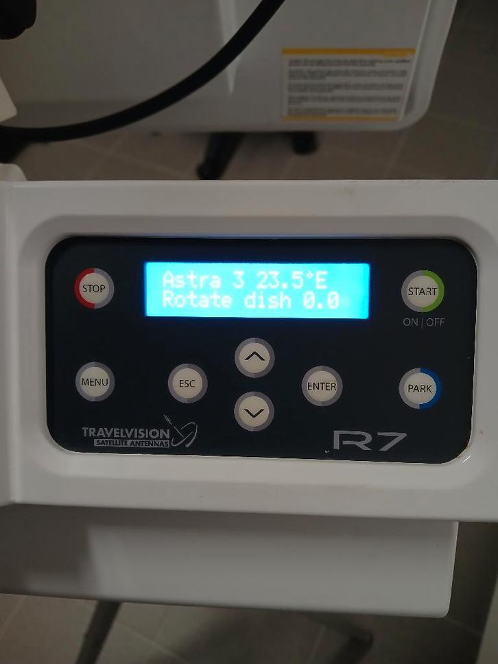 Travel Vision R7 flat + TV erbij, Audio, Tv en Foto, Schotelantennes, Gebruikt, (Schotel)antenne, Overige merken, Ophalen of Verzenden