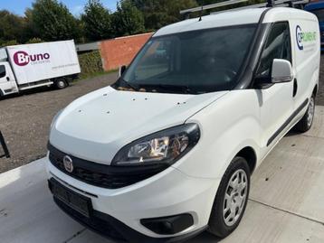 fiat doblo 1.4 benzine lichte vracht met motorschade beschikbaar voor biedingen