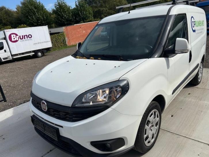 fiat doblo 1.4 benzine lichte vracht met motorschade, Auto's, Bestelwagens en Lichte vracht, Bedrijf, Te koop, Airbags, Airconditioning