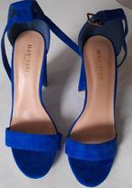 Chaussures en velours bleu pour femme, COMME NEUVES !, Vêtements | Femmes, Chaussures, Enlèvement ou Envoi, Comme neuf, Bleu, Chaussures basses