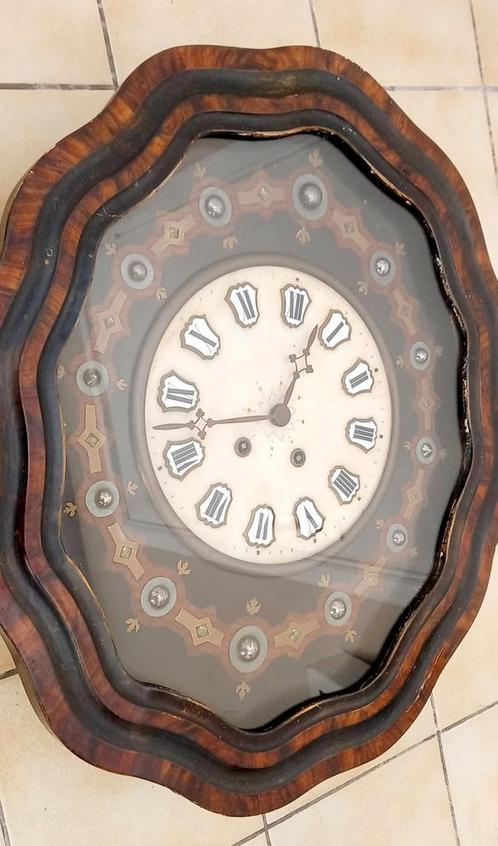 ANCIENNE Horloge murale "Œil de bœuf" en oeil de bœuf. 1850, Antiquités & Art, Antiquités | Horloges, Enlèvement