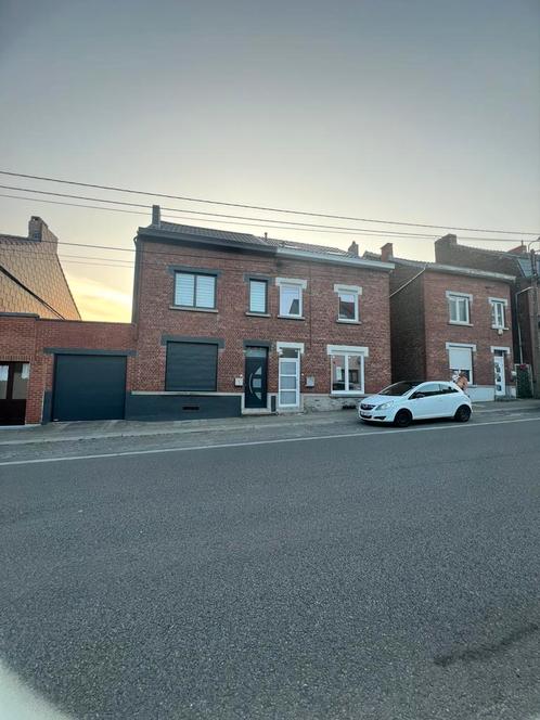 TE KOOP - Gerenoveerd huis — 200 m² — 4 slaapkamers — Jumet, Immo, Appartementen en Studio's te huur, Charleroi