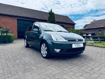Ford Fiesta 1.4 Essence * Climatisation * Garantie * 5 porte, Autos, 144 g/km, Argent ou Gris, Rétroviseurs électriques, Entreprise