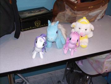 a vendre jouet peluche  beschikbaar voor biedingen