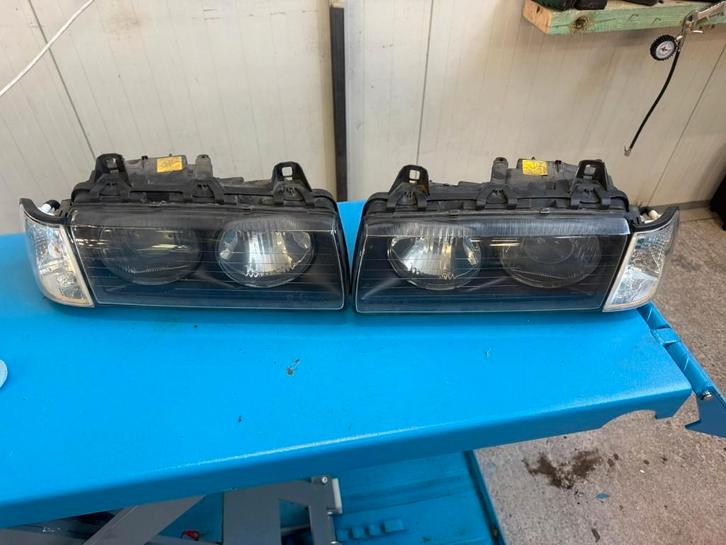 BMW E36 KOPLAMPEN EN ACHTERLICHTEN, Autos : Pièces & Accessoires, Éclairage, BMW, Utilisé, Enlèvement