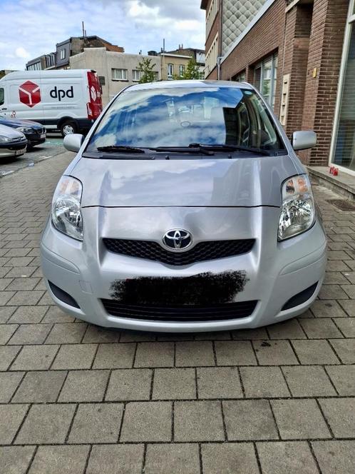 toyota yaris, Auto's, Toyota, Particulier, Yaris, Benzine, Euro 4, Stadsauto, 3 deurs, Automaat, Zilver of Grijs, Grijs, Stof