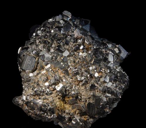 PYRIET kristalgroep uit de Huanzala mijn, Peru., Verzamelen, Mineralen en Fossielen, Mineraal, Ophalen of Verzenden