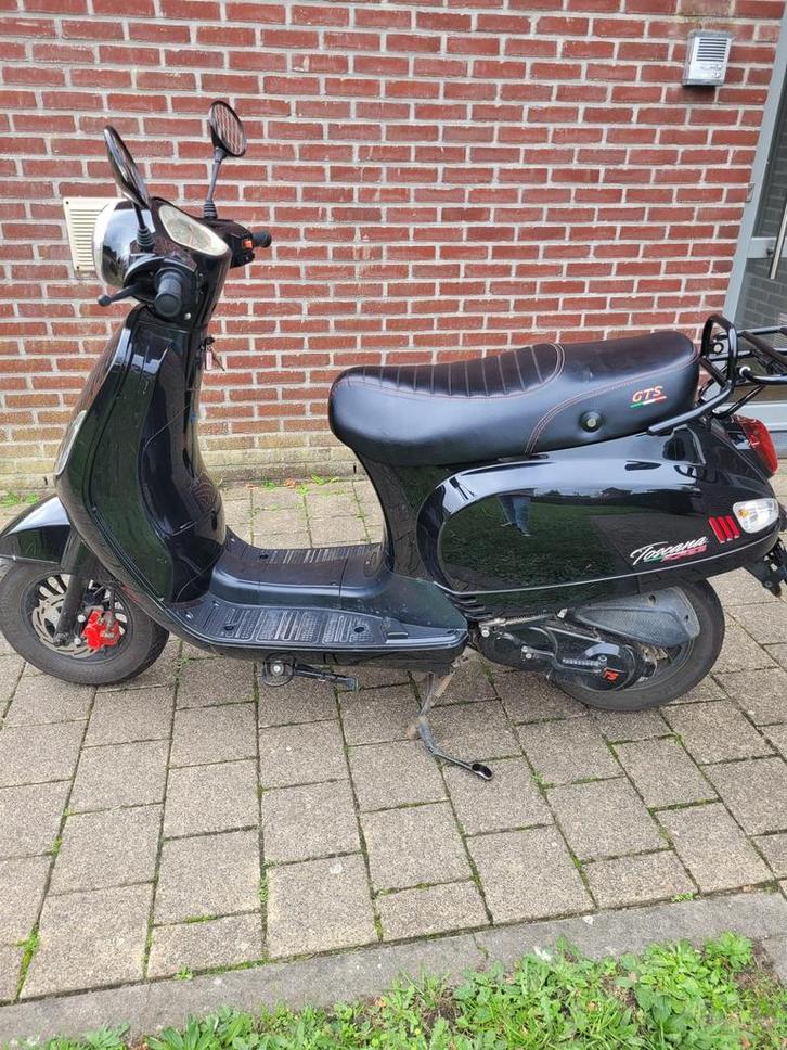 Brommer GTS, Fietsen en Brommers, Snorfietsen en Snorscooters, Zo goed als nieuw, Overige merken, Benzine, Ophalen