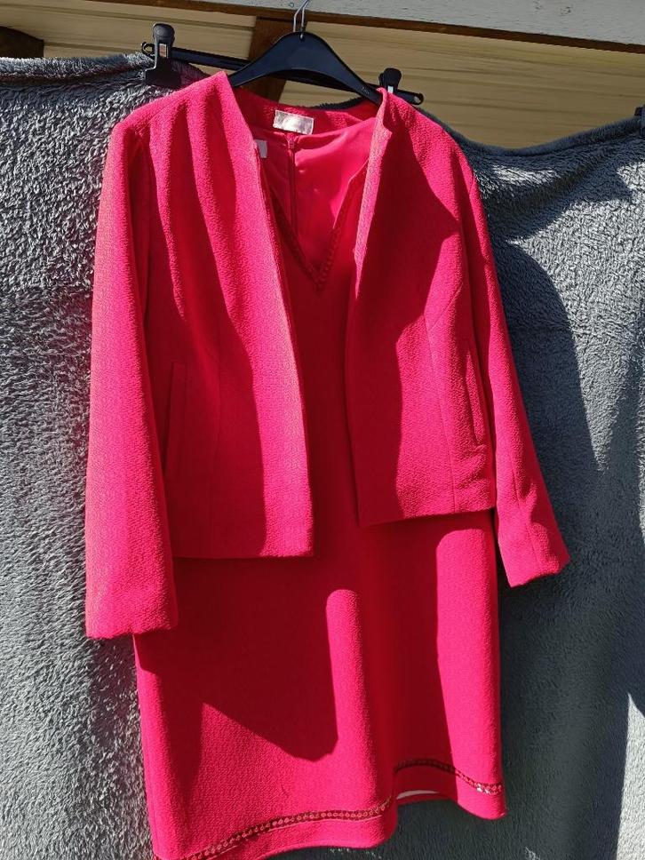 Rood ensemble CASSIS maat 42 kleedje met vestje, Kleding | Dames, Jurken, Zo goed als nieuw, Maat 42/44 (L), Rood, Ophalen of Verzenden