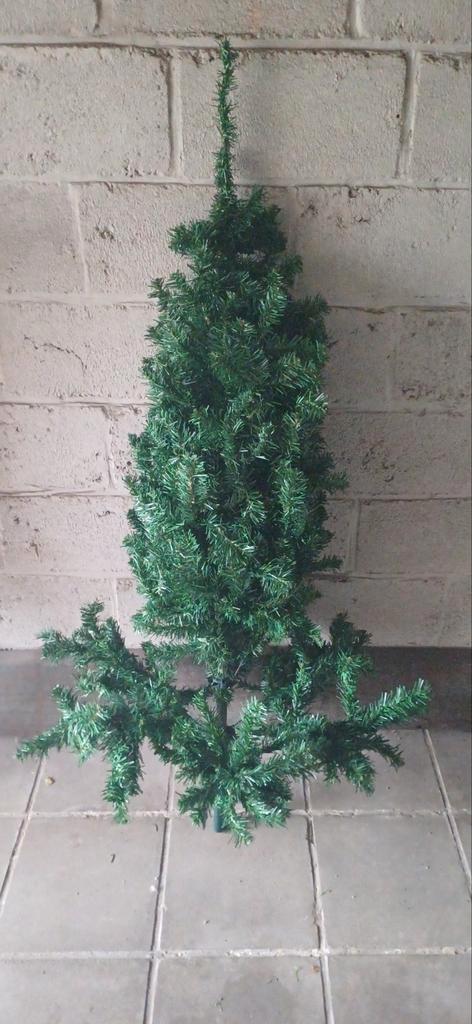 KUNSTKERSTBOOM UIT 2 DELEN ZONDER STAANDER, Diversen, Kerst, Ophalen