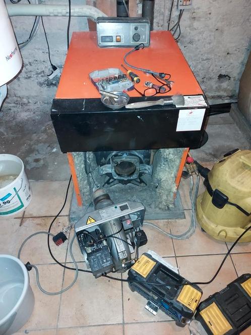 Bonjour.  Je suis technicien chauffagiste depuis plus de 15, Doe-het-zelf en Bouw, Verwarming en Radiatoren, Zo goed als nieuw