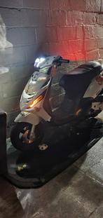 Scooter Piaggo Zip. Parelmoer wit klasse A, Fietsen en Brommers, Ophalen, Zo goed als nieuw, Klasse A (25 km/u), Piaggio Zip