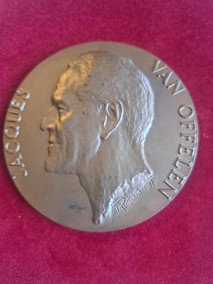 1975 medaille J. Van Offelen door R. Cliquet in brons, Postzegels en Munten, Penningen en Medailles, Brons, Verzenden