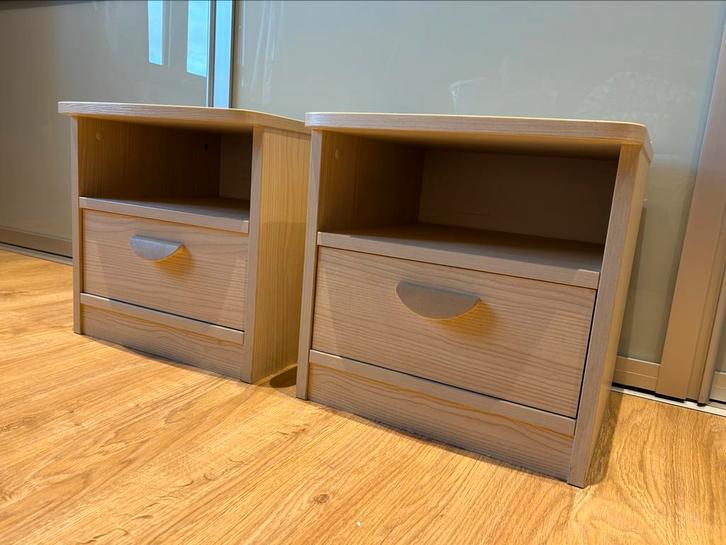 2 identieke nachtkastjes, Huis en Inrichting, Slaapkamer | Nachtkastjes, Gebruikt, Hout, Ophalen