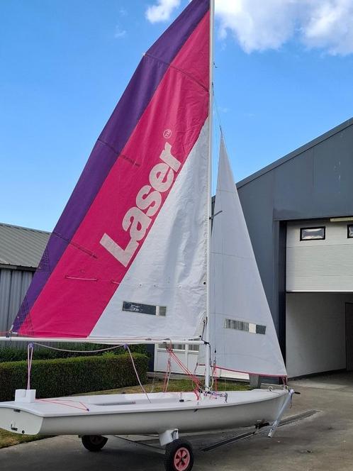 Laser 2, Watersport en Boten, Open zeilboten, Zo goed als nieuw, Laser, 3 tot 6 meter, Polyester, Geen motor, Ophalen