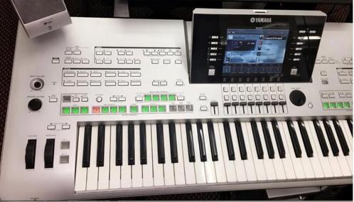 Yamaha Tyros 3 XL, Muziek en Instrumenten, Keyboards, Zo goed als nieuw, 61 toetsen, Yamaha, Aanslaggevoelig, Met standaard, Midi-aansluiting
