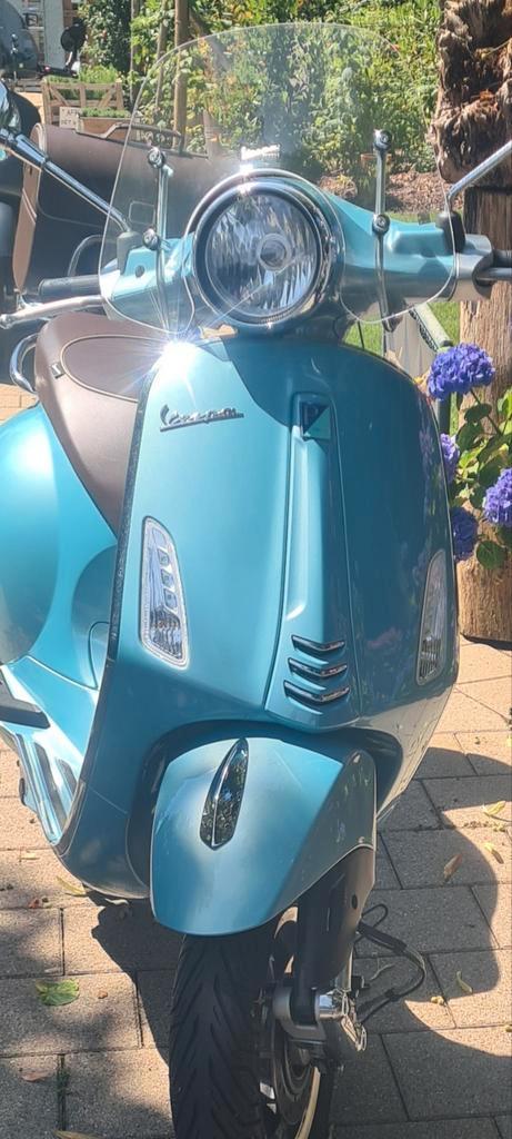 vespa primavera 125cc, Fietsen en Brommers, Scooters | Vespa, Zo goed als nieuw, Ophalen