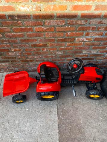 Tractor met aanhanger speelgoed beschikbaar voor biedingen