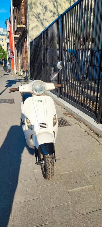 Scooter IVA Class A sans permis  beschikbaar voor biedingen