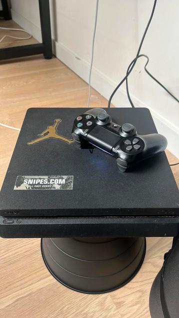 PlayStation 4 + manette + Call of Duty Black Ops 6, Enlèvement, Comme neuf