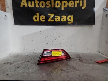 Achterlicht rechts van een Seat Leon beschikbaar voor biedingen