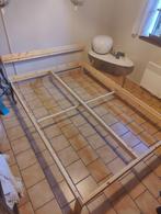 Bedframe van 140x200cm
 ikea, Huis en Inrichting, Ophalen, Zo goed als nieuw