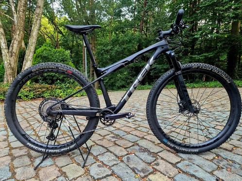 Trek Supercaliber 9.8XT avec des améliorations !, Vélos & Vélomoteurs, Vélos | VTT & Mountainbikes, Comme neuf, Trek, Enlèvement ou Envoi