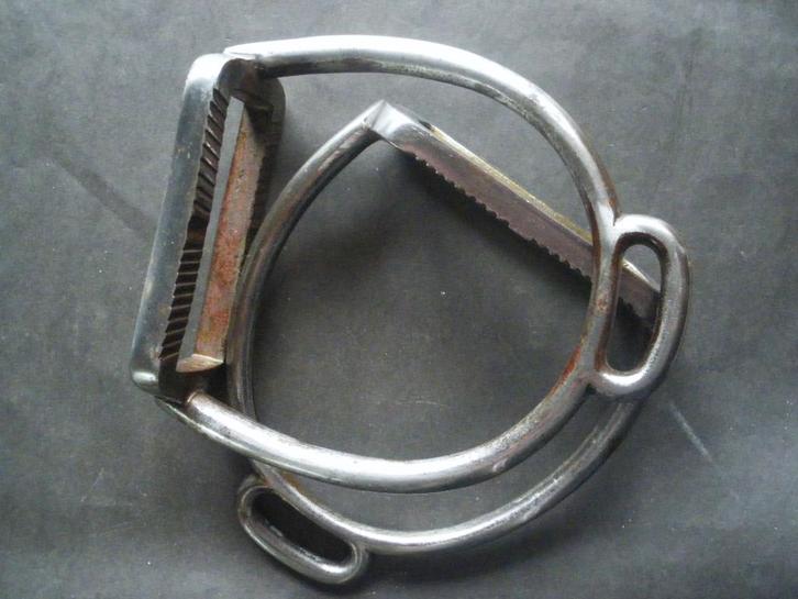 Cavalerie belge paire d'étriers Koninklijk Escorte Royale, Verzamelen, Militaria | Algemeen, Landmacht, Overige typen, Verzenden