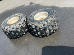 Quad banden op stalen velgen, Motoren