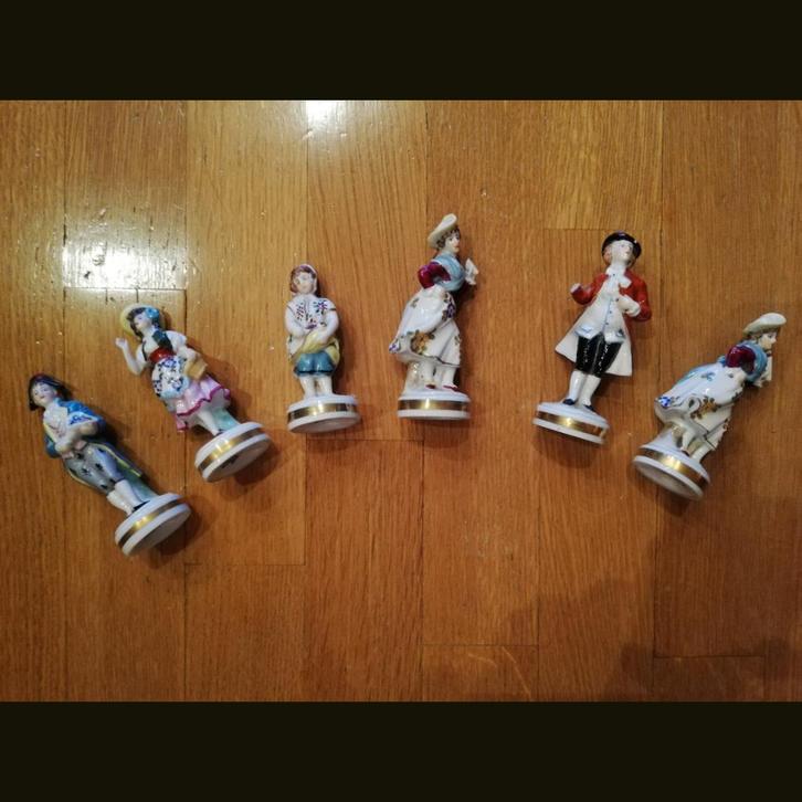 Oudheid: zes porseleinen figuren uit 19e eeuw Saksen, Antiek en Kunst, Antiek | Porselein, Ophalen